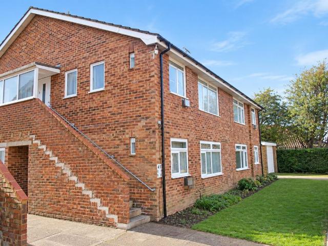 Highdown Avenue, Worthing BN13, Studio to rent, £800 pcm | PrimeLocation