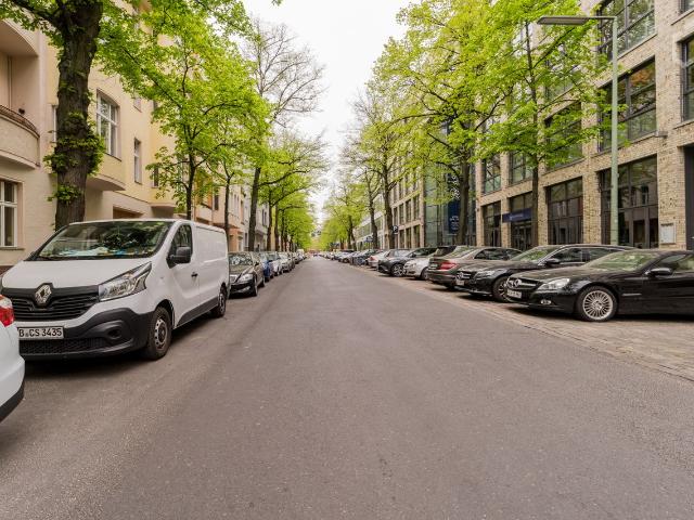HighEnd Apartment + CLEANING service, excellent pub. transp Berlin Amsterdam Apartments for Rent