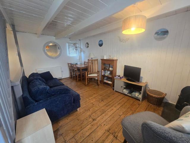 Higher Green Street, Newlyn TR18, 2 bed cottage to rent, £995 pcm | PrimeLocation