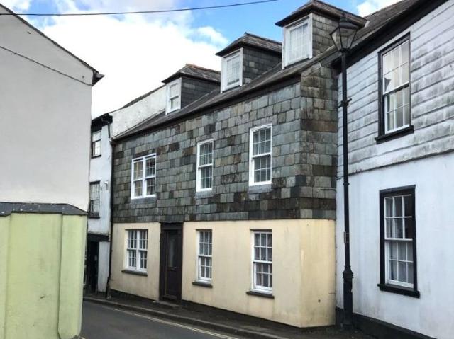 Higher East Street, St Columb TR9, 2 bed flat to rent, £875 pcm | PrimeLocation