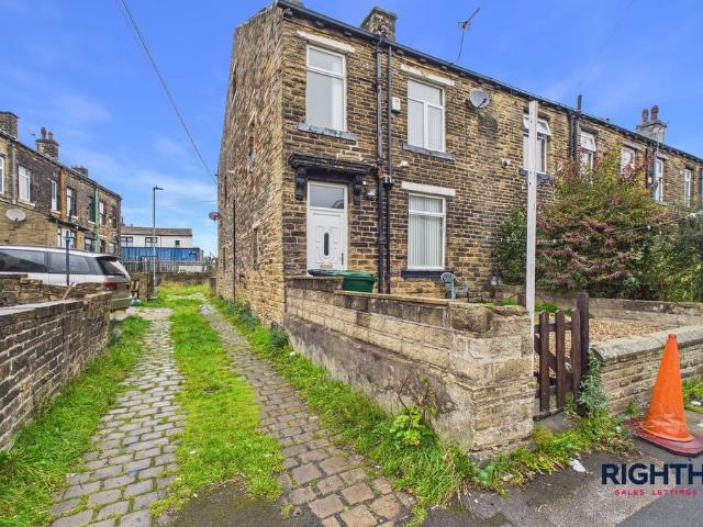 Higher Intake Road, Bradford BD2, 2 bed terraced house to rent, £775 pcm | PrimeLocation