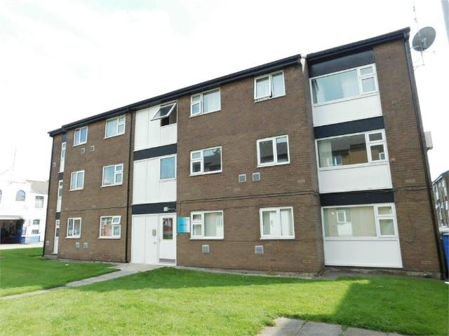 Higher Lane, Whitefield, Manchester M45, 2 bed flat to rent, £800 pcm | PrimeLocation
