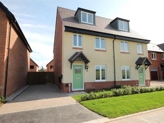 Higherside Drive, Whiston 3 bed semi detached house to rent £1,375 pcm £317 pw