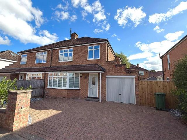 Highfield Close, Eaglescliffe. 3 bed house to rent £1,400 pcm £323 pw