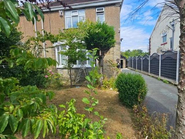 Highfield Crescent, Bradford BD9, 3 bed semi detached house to rent, £1,250 pcm | PrimeLocation