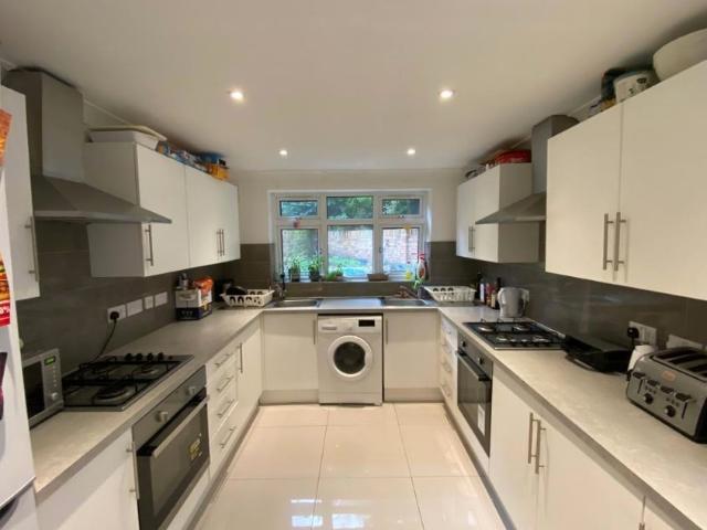 Highfield Crescent, Southampton SO17, 7 bed semi detached house to rent, £3,570 pcm | PrimeLocation