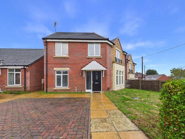 Highfield Avenue, Langwith, NG20 3 bed semi detached house to rent £1,100 pcm £254 pw
