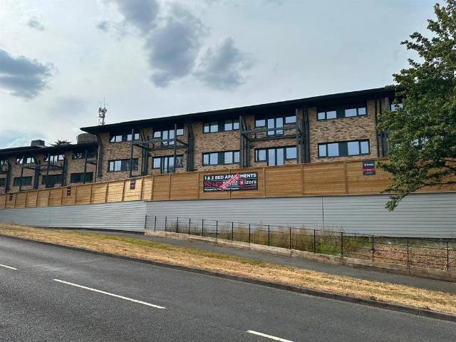 Highfield House, Headless Cross. 2 bed flat to rent £1,200 pcm £277 pw