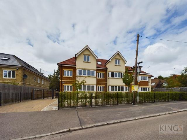 Highfield House, Roe Green Lane, AL10 2 bed apartment to rent £1,700 pcm £392 pw