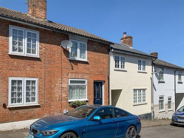 Highfield Road, Berkhamsted 2 bed house to rent £1,750 pcm £404 pw