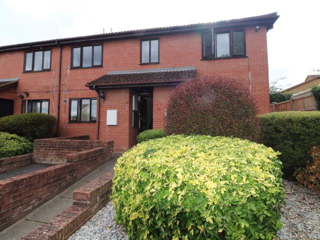 Highfield Road, Billericay CM11, 1 bed flat to rent, £1,250 pcm | PrimeLocation