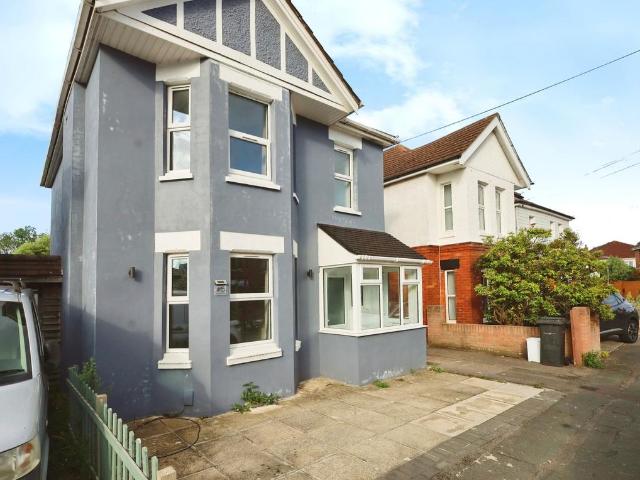 Highfield Road, Bournemouth BH9 3 bed detached house to rent £1,800 pcm £415 pw