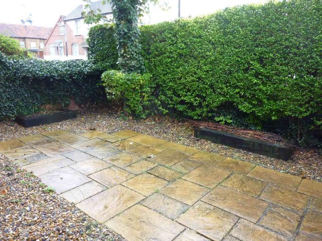 Highfield Road, Bushey WD23, Studio to rent, £850 pcm | PrimeLocation