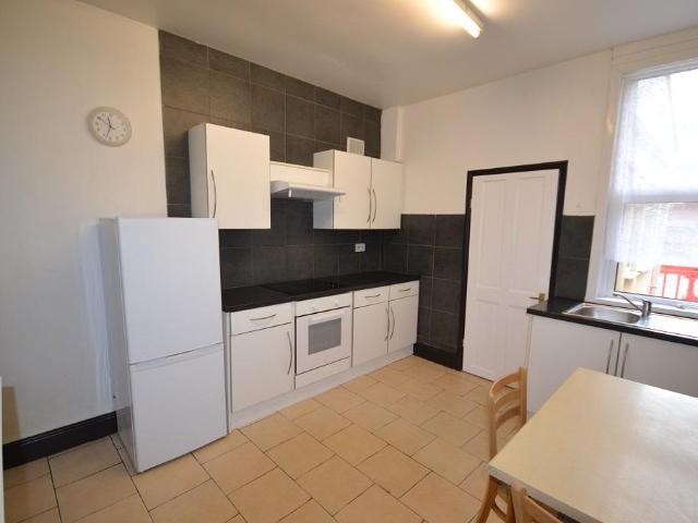Highfield Road, CV2 2 bed terraced house to rent £1,000 pcm £231 pw