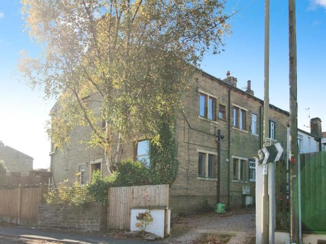 Highfield Road, Idle, Bradford BD10, 3 bed terraced house to rent, £900 pcm | PrimeLocation