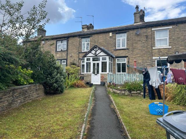 Highfield Road, Idle, West Yorks, BD10 2 bed terraced house to rent £900 pcm £208 pw
