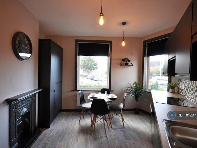 Highfield Road, Leeds, LS13 5 bed terraced house to rent £1,495 pcm £345 pw