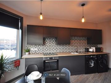 Highfield Road, Leeds LS13, 5 bed terraced house to rent, £1,495 pcm | PrimeLocation