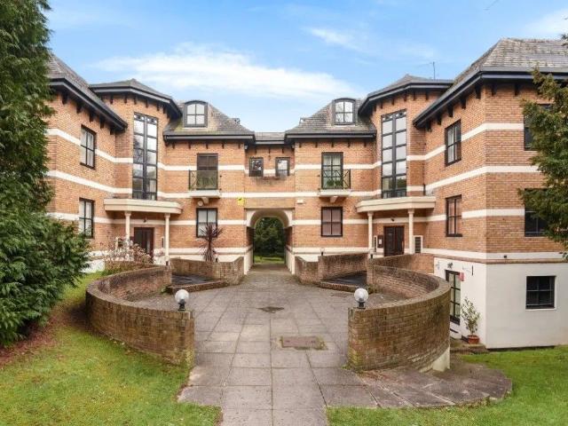 Highlawn Hall, Sudbury Hill HA1, Studio to rent, £2,025 pcm | PrimeLocation