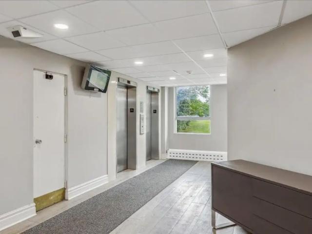 Highland Village — 3 Bedroom available at 200 Sandringham Crescent, London