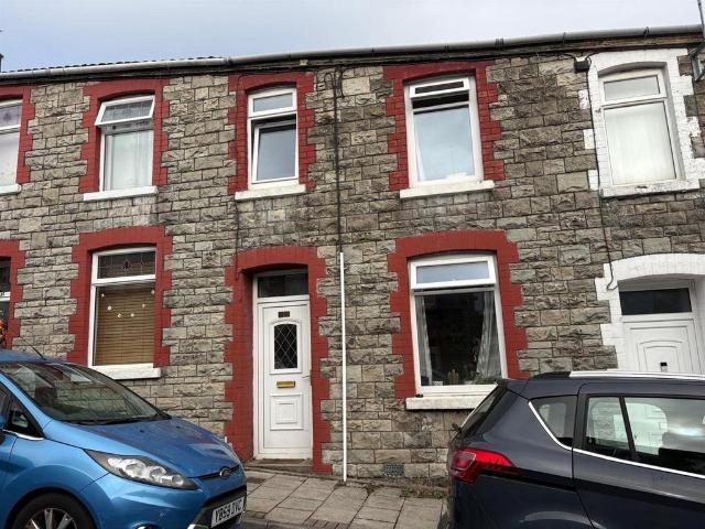 Highland Place, Bridgend, CF31 1LS 2 bed terraced house to rent £995 pcm £230 pw