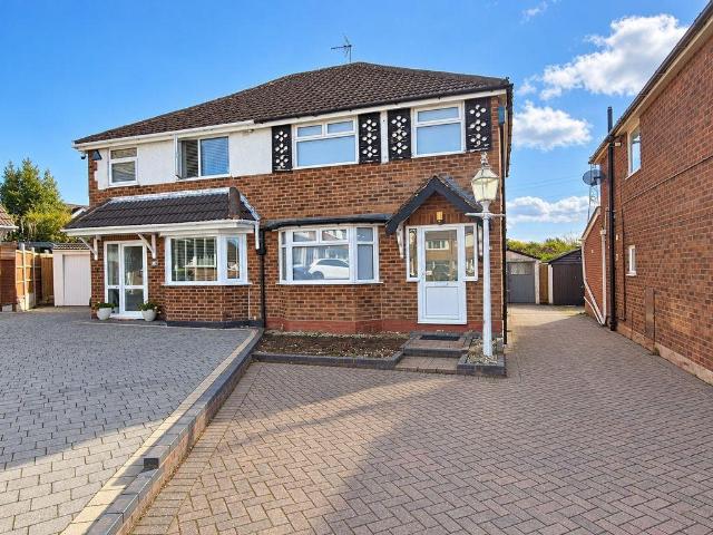 Highland Road, Birmingham B43 3 bed semi detached house to rent £1,400 pcm £323 pw