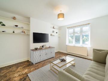 Highland Road, Crystal Palace SE19, 2 bed flat to rent, £2,000 pcm | PrimeLocation