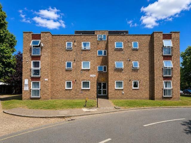 Highlands Close, Hounslow TW3, 2 bed flat to rent, £1,650 pcm | PrimeLocation
