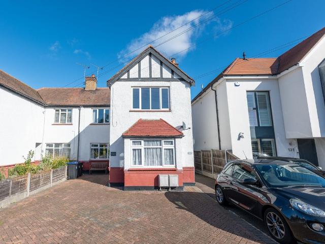 Highlands Boulevard, Leigh On Sea SS9, 1 bed flat to rent, £1,250 pcm | PrimeLocation