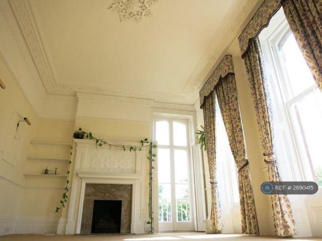 Highlands, Bromley, BR1 2 bed flat to rent £2,100 pcm £485 pw