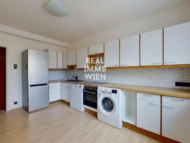 Highlight in 1140 Wien: Angenehme 3 Zimmer Wohnung mit Loggia und TOP Anbindung 93 m²