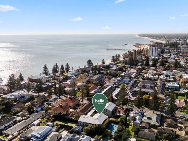 Highly Convenient 3 Bedroom Ground Floor Unit | A Lock Up and Leave Lifestyle in Glenelg South