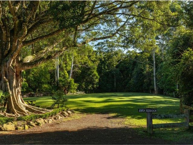 HIGHLY DESIRABLE LIFESTYLE GREAT LAKES PADDOCKS