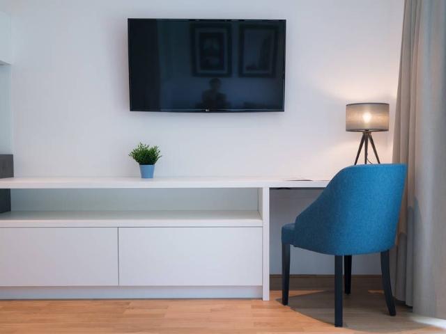 Highly modern studio with private balcony, elevator and relaxing bathtub