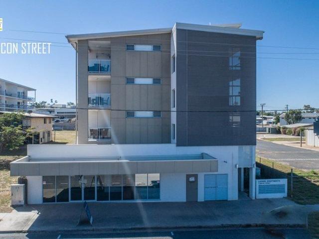 HIGHLY SOUGHT AFTER EXECUTIVE STYLE APARTMENT LOCATED IN THE CENTRE OF TOWN