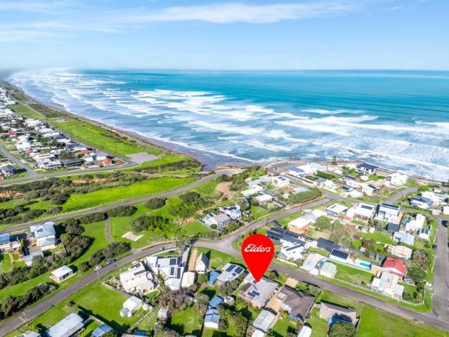 Highly Sought After, Just 250m to Middleton Point