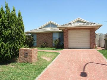 Highly sought after location, close to shops, Claremont Meadows Primary School and new M4 ramp!