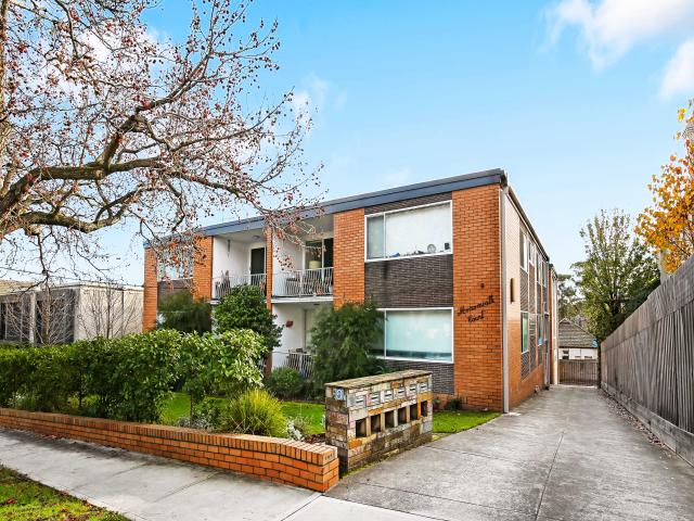 Highly Sought After Toorak Location!