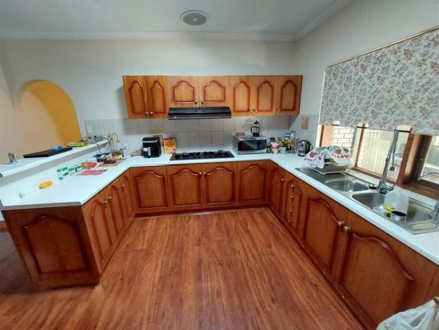 Highly Sought After 2 Bedroom Single Storey Unit in Burnside
