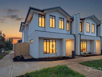 HIGHLY UPGRADED BRAND NEW TOWNHOUSE!
