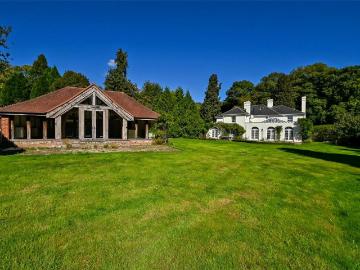 Highmoor Cross, Henley on Thames. 5 bed detached house to rent £7,500 pcm £1,731 pw