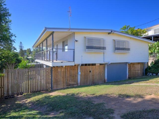 HIGHSET FAMILY HOME WITH FANTASTIC VIEWS!
