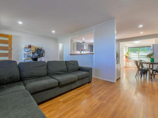 HIGHSET FAMILY HOME WITH FANTASTIC VIEWS!