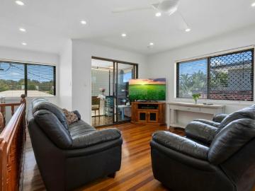 HIGHSET HOME IN BELLARA