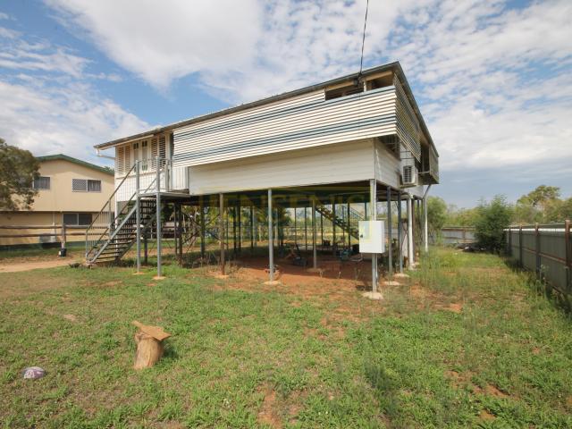 Highset home in Queenton