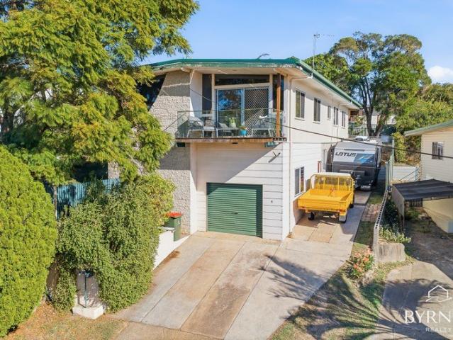 HIGHSET HOME IN QUIET CUL DE SAC WITH POOL + RUMPUS ROOM