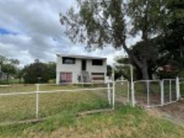 HIGHSET SPACIOUS HOME IN PERFECT LOCATION