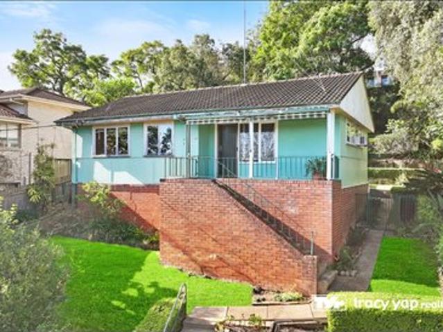 HIGHSET 3 BEDROOM HOME WITH DISTRICT VIEWS