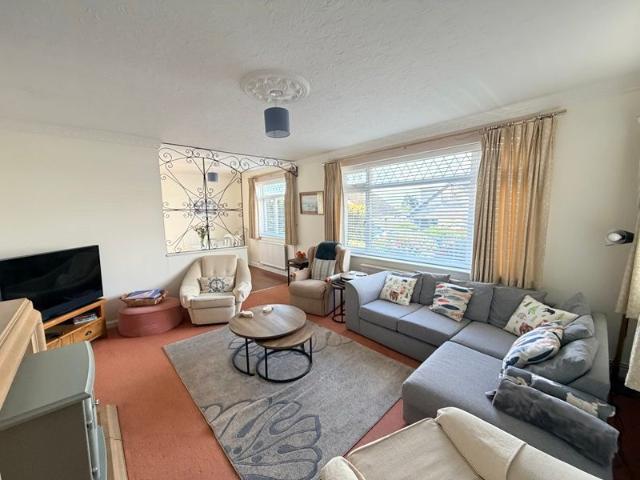 Highpool Close, Newton, Swansea, SA3