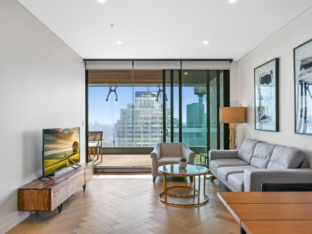 highrise 2 bedroom with spectacular views and parking space